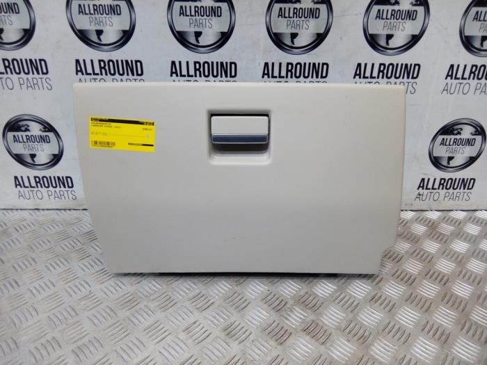 Begagnade Handskfack Landrover Range Rover Evoque (LVJ/LVS) Pris € 50,00 Marginaltabell erbjuds av AllroundCarParts