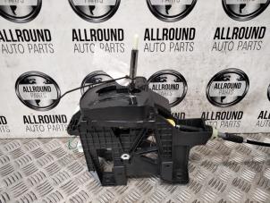 Usagé Levier de sélection automatique Renault Kadjar (RFEH) Prix € 100,00 Règlement à la marge proposé par AllroundCarParts