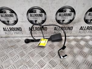 Usagé Attache ceinture avant gauche Renault Kadjar (RFEH) Prix € 20,00 Règlement à la marge proposé par AllroundCarParts