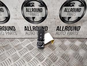 Usagé Unité de contrôle Multimedia Renault Clio IV (5R) Prix € 65,00 Règlement à la marge proposé par AllroundCarParts