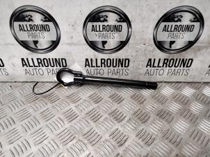 Usagé Crochet de remorquage avant Renault Clio IV (5R) Prix € 20,00 Règlement à la marge proposé par AllroundCarParts