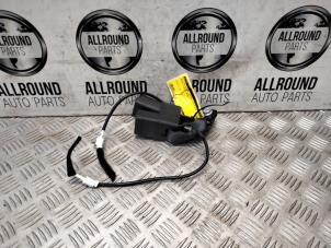 Usagé Insertion ceinture de sécurité arrière gauche Renault Kadjar (RFEH) Prix € 30,00 Règlement à la marge proposé par AllroundCarParts