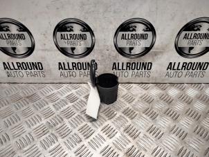 Used Front ashtray Renault Clio IV (5R) Price € 10,00 Margin scheme offered by AllroundCarParts