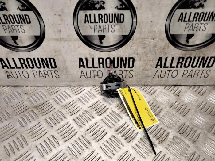 Begagnade Regnsensor Renault Megane IV (RFBB) Pris € 30,00 Marginaltabell erbjuds av AllroundCarParts