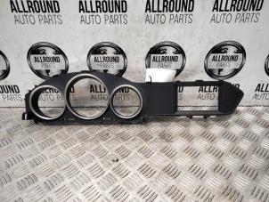 Usagé Bande décorative de tableau de bord Mercedes C (W204) Prix € 35,00 Règlement à la marge proposé par AllroundCarParts