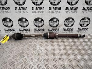 Used Front drive shaft, right Renault Clio IV (5R) Price € 40,00 Margin scheme offered by AllroundCarParts