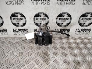 Used Rear brake calliper, right Fiat 500/595/695 Price on request offered by AllroundCarParts