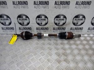 Used Front drive shaft, left Renault Clio IV (5R) Price € 50,00 Margin scheme offered by AllroundCarParts