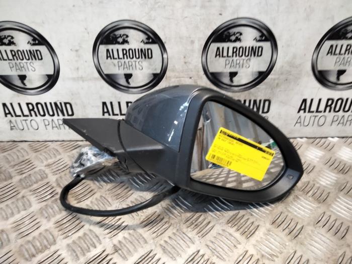 Wing mirror, right from a Volkswagen Golf VII (AUA) 1.4 TSI 16V 2018
