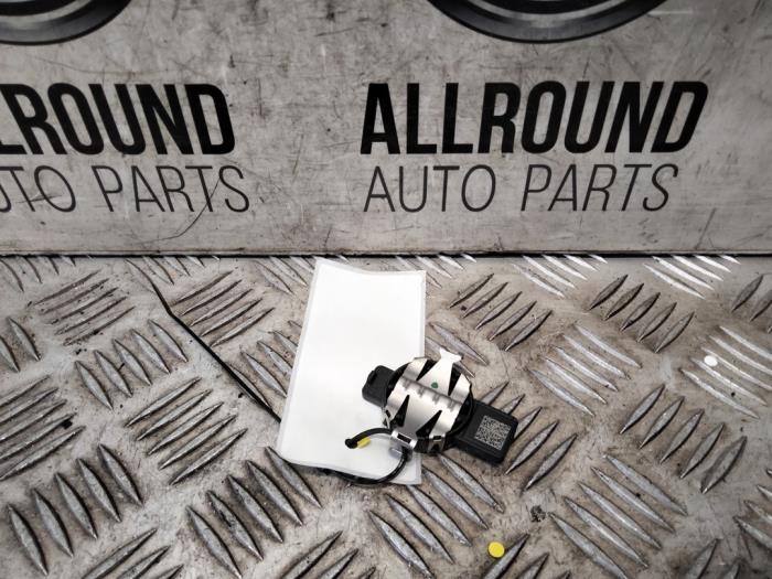 Begagnade Regnsensor Volkswagen Up! (121) Pris € 50,00 Marginaltabell erbjuds av AllroundCarParts