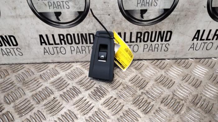 Usados Interruptor de ventanilla eléctrica BMW 6 serie Gran Coupe (F06) Precio € 10,00 Norma de margen ofrecido por AllroundCarParts