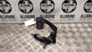 Used Rear seatbelt, centre Renault Clio IV (5R) Price € 30,00 Margin scheme offered by AllroundCarParts