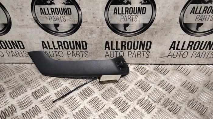 Usados Interruptor de retrovisor Volkswagen Polo V (6R) 1.2 TSI 16V BlueMotion Technology Precio € 20,00 Norma de margen ofrecido por AllroundCarParts