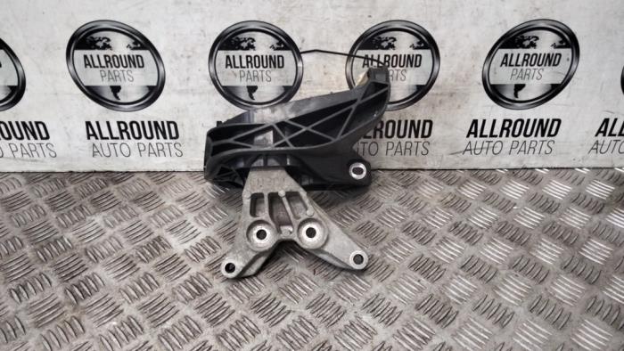 Used Engine mount Peugeot 3008 II (M4/MC/MJ/MR) 1.6 16V PureTech 180 Price € 35,00 Margin scheme offered by AllroundCarParts