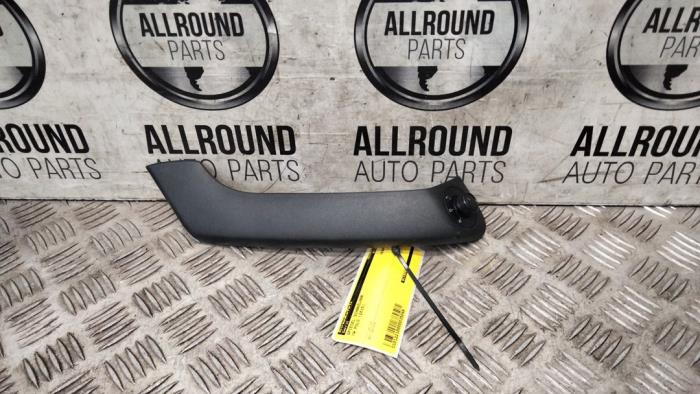 Usados Interruptor de retrovisor Volkswagen Polo V (6R) 1.2 TSI 16V BlueMotion Technology Precio € 20,00 Norma de margen ofrecido por AllroundCarParts