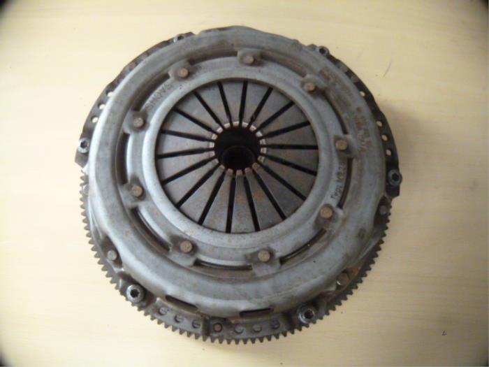 Gebrauchte Schwungrad Peugeot 308 Preis auf Anfrage angeboten von AllroundCarParts