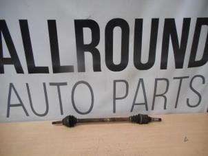 Used Front drive shaft, right Peugeot 1007 (KM) 1.4 HDI Price on request offered by AllroundCarParts