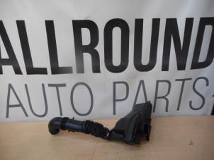 Usagé Filtre à air Peugeot 308 (4A/C) 1.4 VTI 16V Prix sur demande proposé par AllroundCarParts