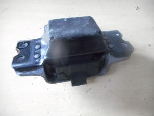 Used Engine mount Volkswagen Passat Variant (3C5) 1.9 TDI Price on request offered by AllroundCarParts