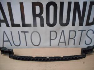 Usagé Elément pare-chocs arrière centre Volkswagen Polo IV (9N1/2/3) 1.2 Prix sur demande proposé par AllroundCarParts