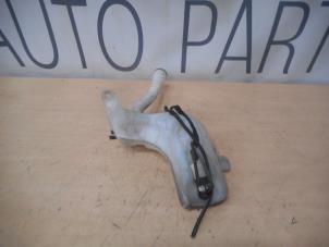 Used Front windscreen washer reservoir Peugeot 307 Price on request offered by AllroundCarParts