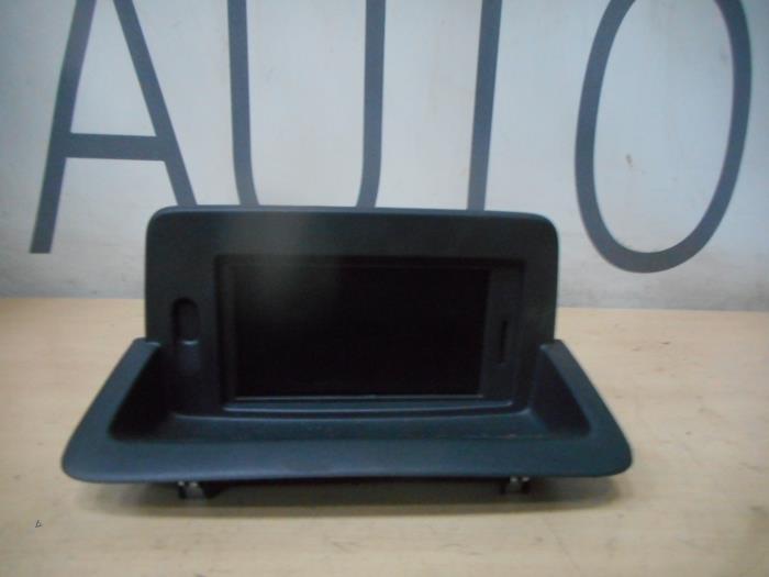 Begagnade Innerdisplay Renault Clio III (BR/CR) 1.2 16V 75 Pris på förfrågan erbjuds av AllroundCarParts