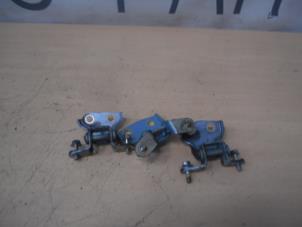 Gebrauchte Scharnier- Set Chevrolet Kalos (SF48) 1.2 Preis auf Anfrage angeboten von AllroundCarParts