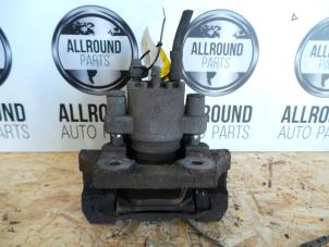 Used Rear brake calliper, right BMW 5 serie (E60) 525d 24V Price on request offered by AllroundCarParts