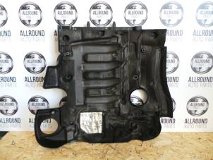 Abdeckblech Motor van een BMW 5 serie (E60) 525d 24V 2005