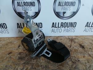 Used Rear seatbelt, centre BMW 3 serie (E46/4) 318i 16V Price on request offered by AllroundCarParts