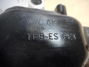 Engine mount from a Volkswagen Fox (5Z) 1.2 2011
