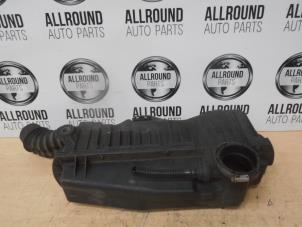 Used Air filter Peugeot 206 CC (2D) 1.6 16V Price on request offered by AllroundCarParts