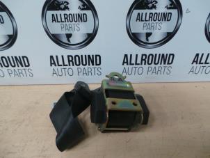 Used Rear seatbelt, right Peugeot 307 (3A/C/D) 1.6 HDiF 16V Price on request offered by AllroundCarParts