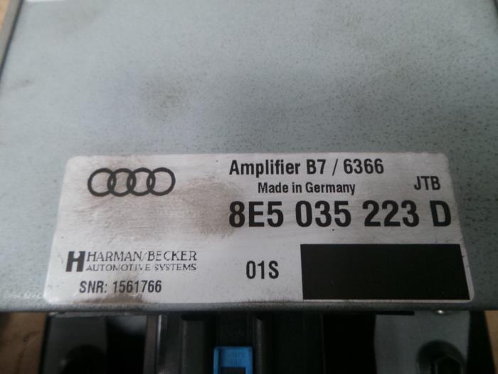 Radio amplifier from a Audi A4 (B7) 2.0 TDI 16V 2006