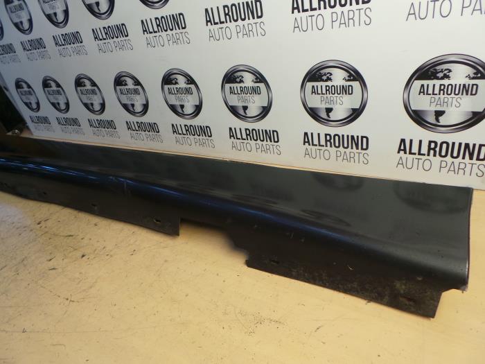 Side skirt, right from a BMW 1 serie (E87/87N)  2006