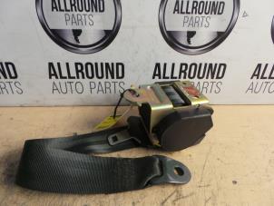 Used Rear seatbelt, right Peugeot 307 (3A/C/D) 1.6 HDi 16V Price on request offered by AllroundCarParts