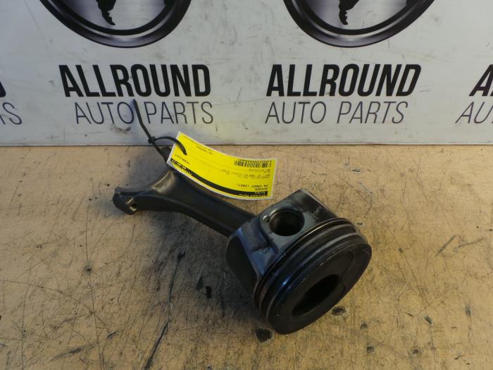 Used Piston Volkswagen Caddy Combi III (2KB,2KJ) 2.0 SDI Price on request offered by AllroundCarParts