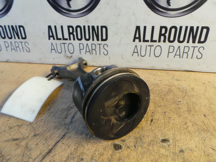 Used Piston Volkswagen Caddy Combi III (2KB,2KJ) 2.0 SDI Price on request offered by AllroundCarParts