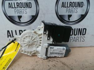 Used Door window motor Volkswagen Touran (1T1/T2) 2.0 FSI 16V Price on request offered by AllroundCarParts