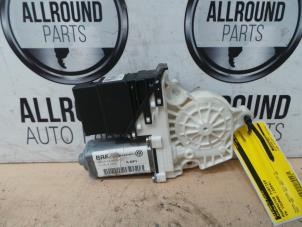 Used Door window motor Volkswagen Touran (1T1/T2) 2.0 FSI 16V Price on request offered by AllroundCarParts