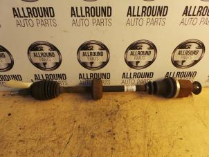 Usagé Arbre de transmission avant droit Renault Twingo II (CN) 1.2 16V Prix sur demande proposé par AllroundCarParts