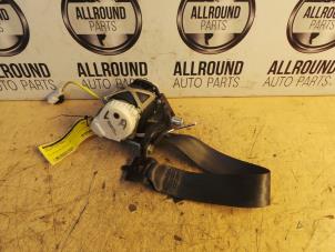 Used Rear seatbelt, left Renault Clio III (BR/CR) 1.4 16V Price on request offered by AllroundCarParts