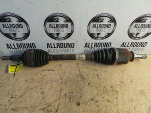 Used Front drive shaft, left Renault Clio III (BR/CR) 1.4 16V Price € 25,00 Margin scheme offered by AllroundCarParts