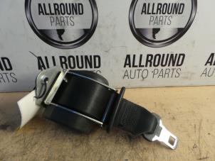 Begagnade Bakre säkerhetsbälte, mitten Citroen Xsara Picasso (CH) 1.6 HDi 16V 92 Pris på förfrågan erbjuds av AllroundCarParts