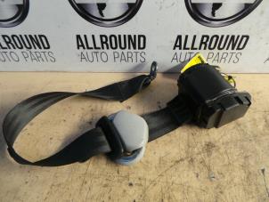 Used Rear seatbelt, left Volkswagen Golf IV (1J1) 1.9 SDI Price on request offered by AllroundCarParts