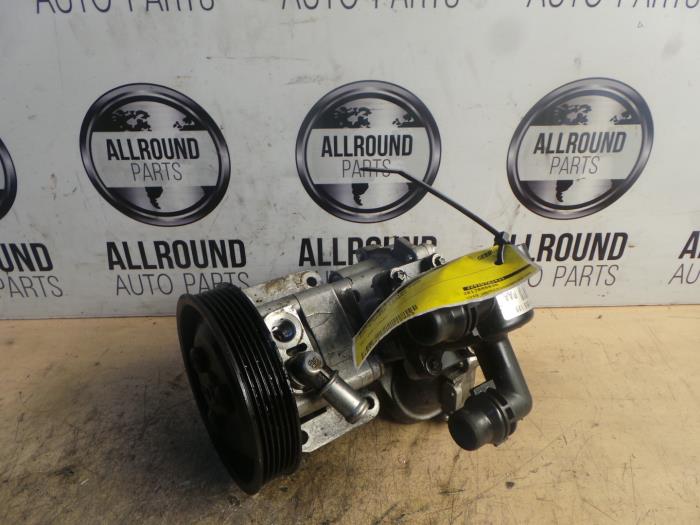 Usagé Pompe de direction BMW 5 serie (E60) 525d 24V Prix sur demande proposé par AllroundCarParts