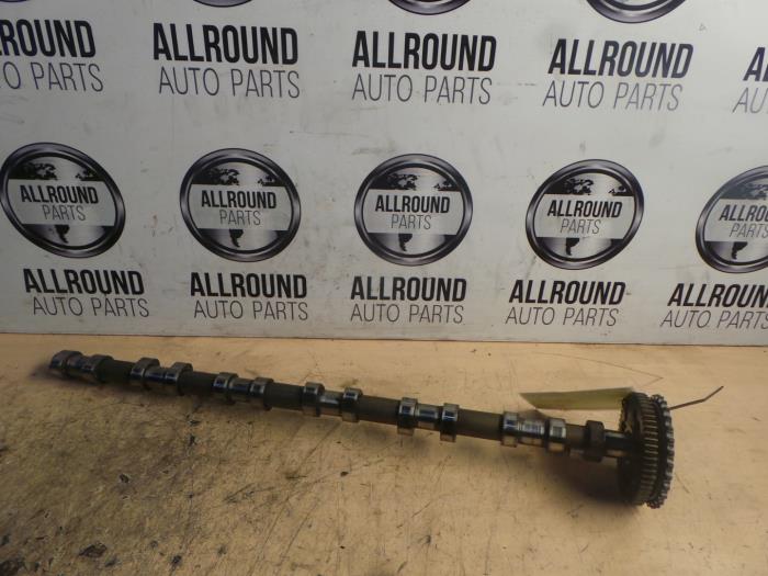 Camshaft from a BMW 5 serie (E60) 525d 24V 2005