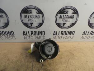 Usados Bomba de agua Peugeot 107 1.0 12V Precio de solicitud ofrecido por AllroundCarParts