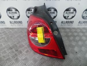 Used Taillight, left Renault Clio III (BR/CR) Price € 60,00 Margin scheme offered by AllroundCarParts