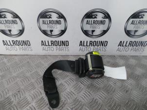 Usagé Ceinture arrière gauche BMW Mini One/Cooper (R50) 1.6 16V One Prix € 40,00 Règlement à la marge proposé par AllroundCarParts